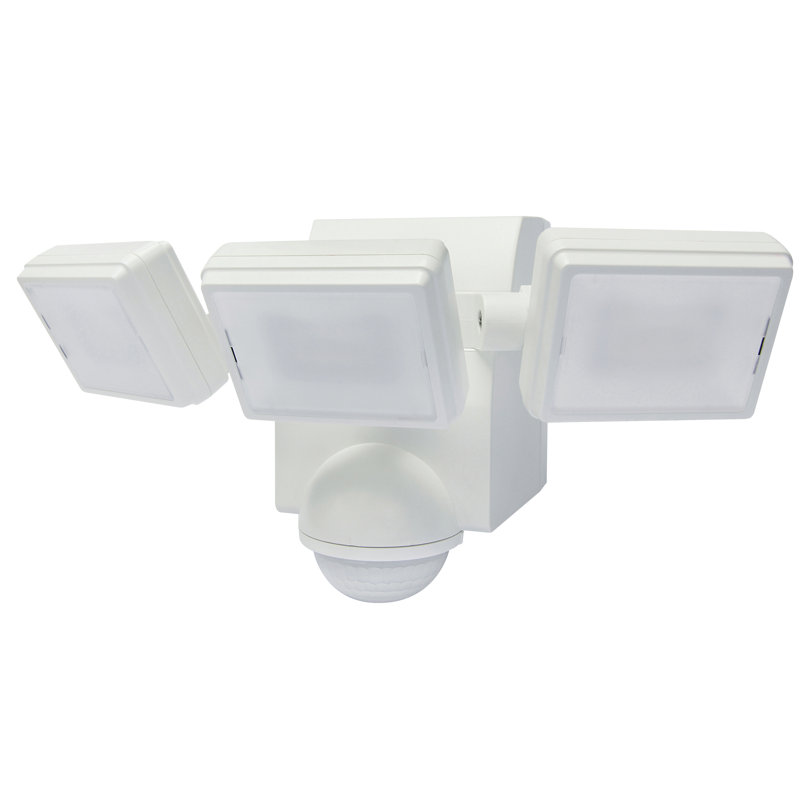 IQ America LED Dusk to Dawn Battery Operated Outdoor Security Flood